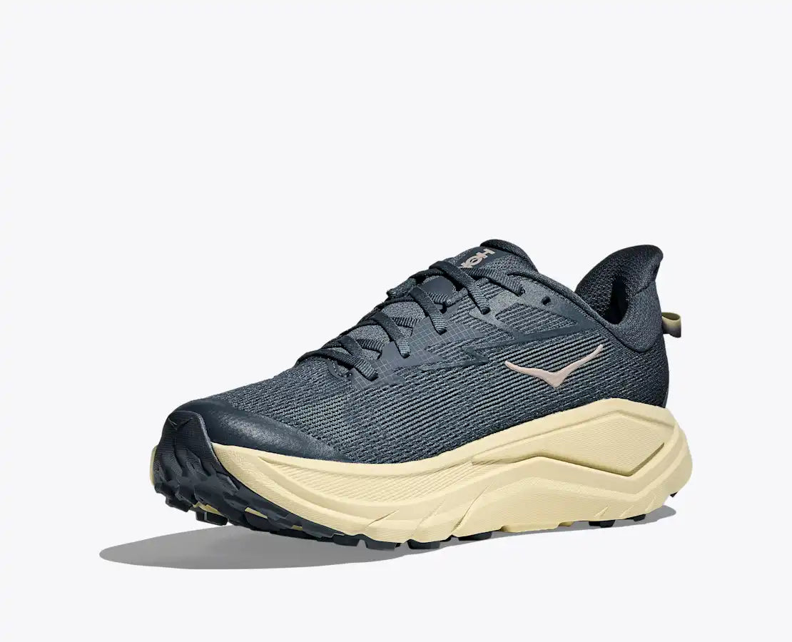 Hoka Challenger 8